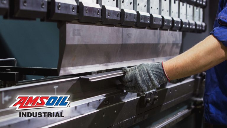 Lubrication Logic: Why Hydraulic Systems Require Clean Oil 