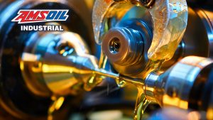 The Role of Additives in Straight Oils: What Makes a Premium Metalworking Fluid?