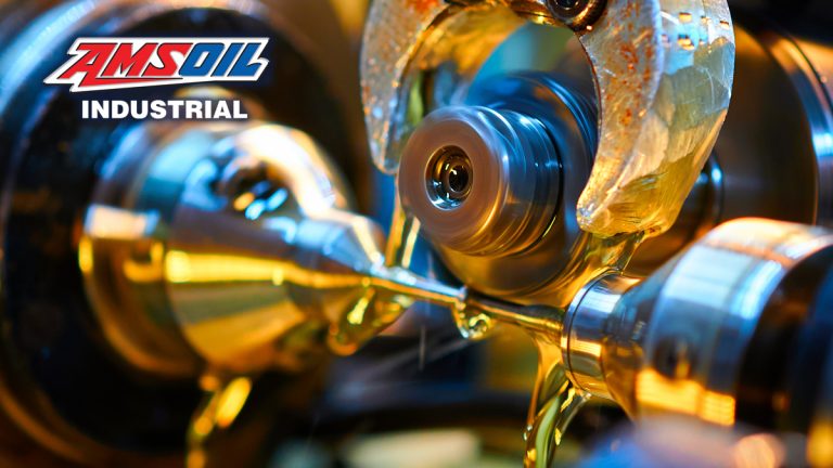The Role of Additives in Straight Oils: What Makes a Premium Metalworking Fluid?